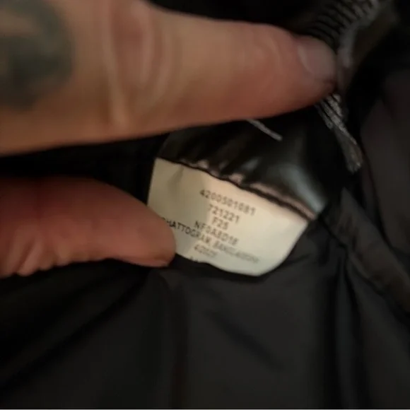 The North Face Monochrome Patterned Jacket - Picture 7 of 7